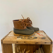 Load image into Gallery viewer, Sperry Boot (size 9)